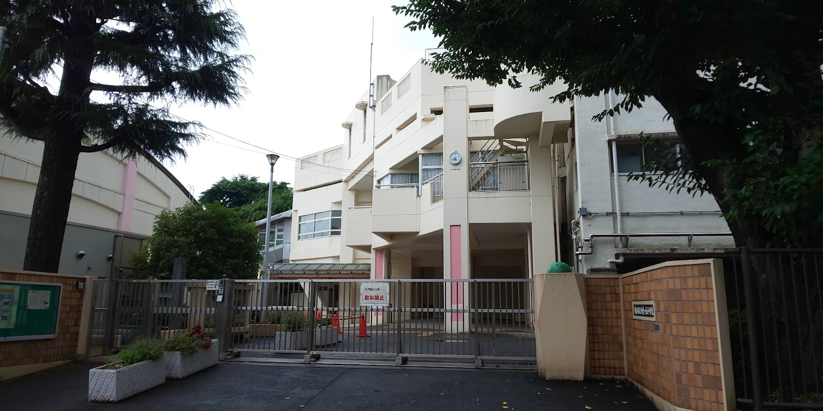 初音が丘小学校の写真