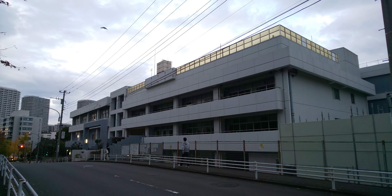 品濃小学校の写真