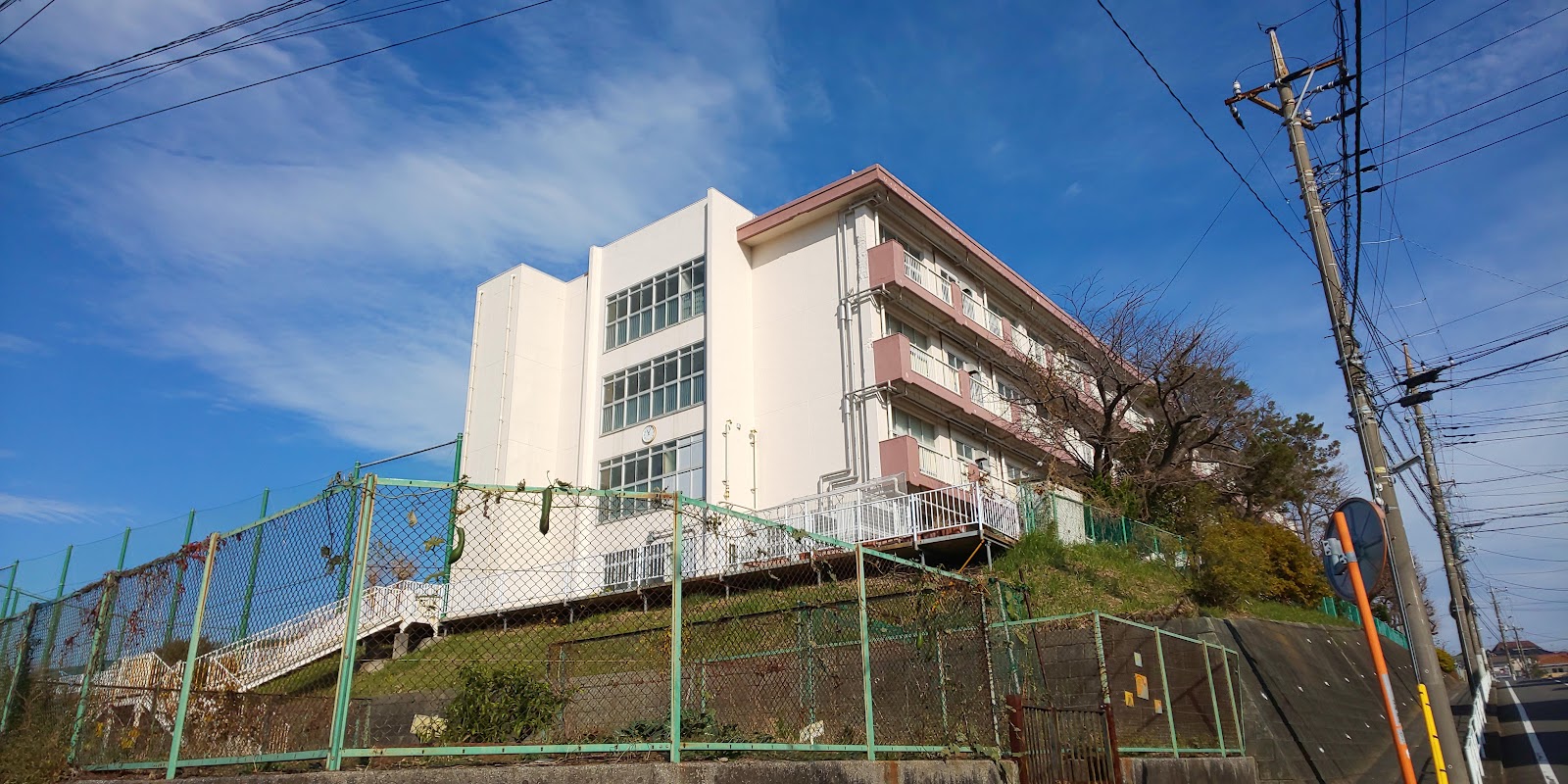 芹が谷南小学校の写真