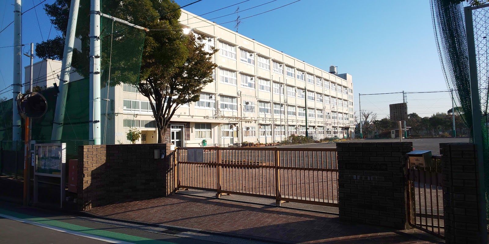 日限山小学校の写真