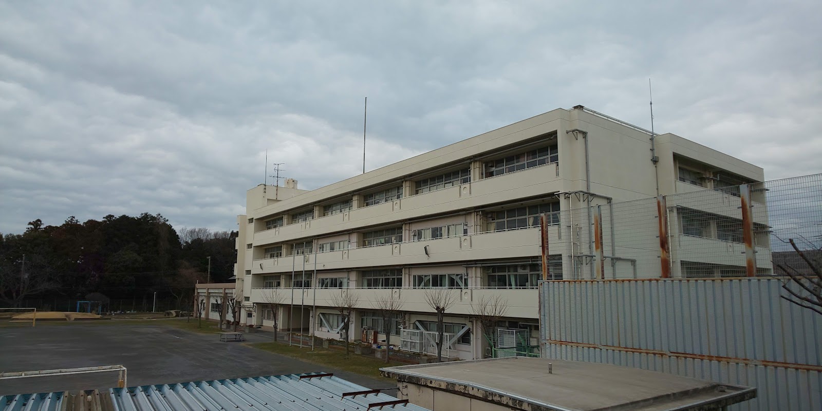 伊勢山小学校の写真