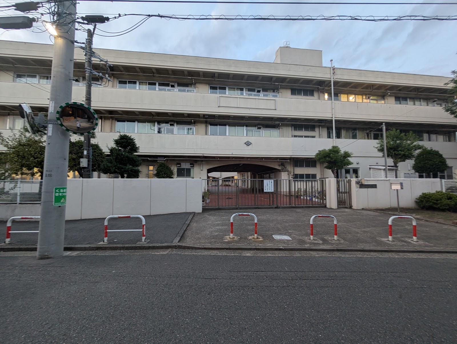 西寺尾小学校の写真