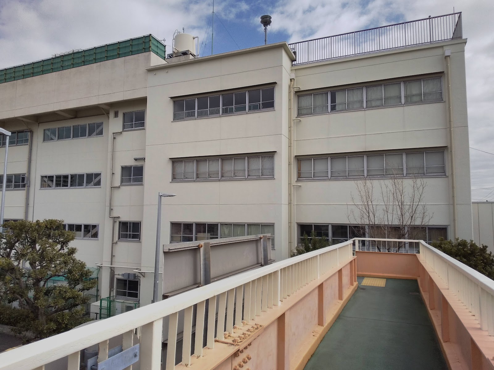 汐入小学校の写真